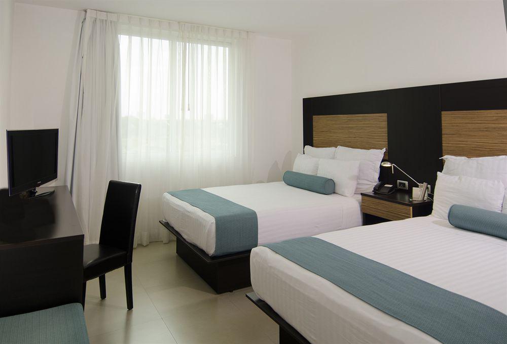 Wyndham Garden Silao Bajio Aeropuerto Hotell Exteriör bild