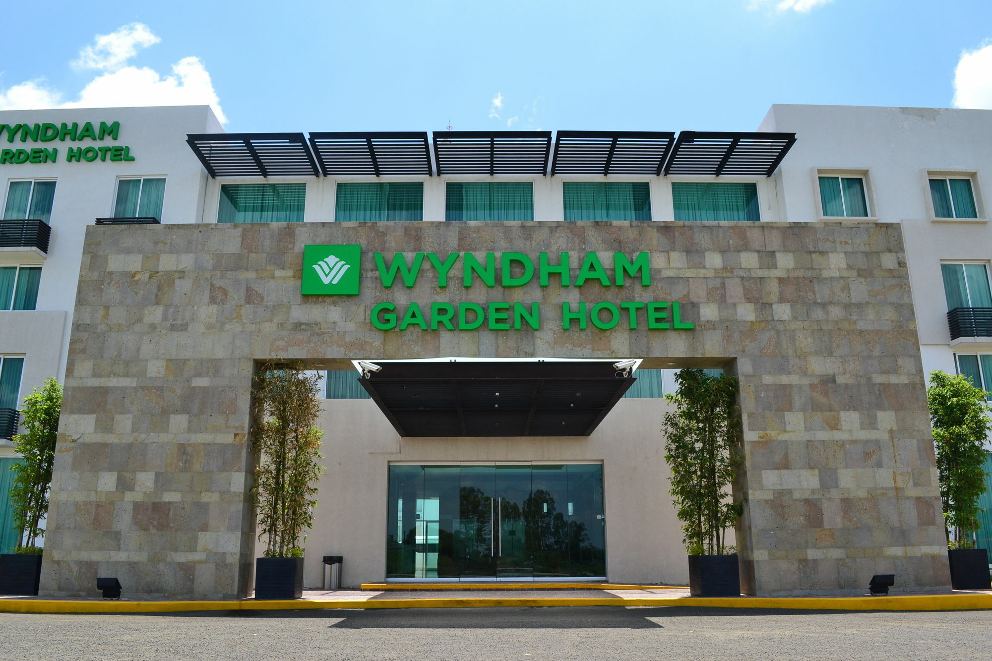 Wyndham Garden Silao Bajio Aeropuerto Hotell Exteriör bild